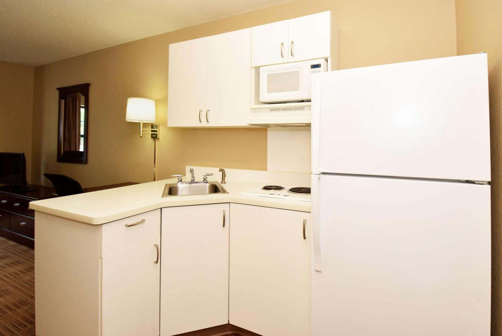 Extended Stay America Suites - Raleigh - Midtown Екстериор снимка